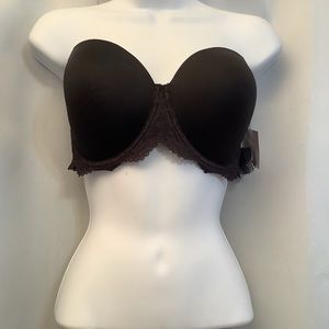 Bra Women’s 42C Moulded Cup. Removable Straps Lace Black